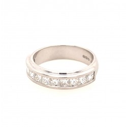 Pre Owned Platinum Diamond Band Ring ZX440